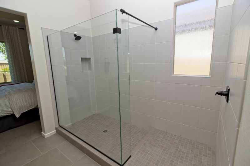 Efficient Shower with Niche Storage